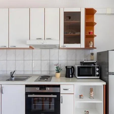 House Rasica * Molunat