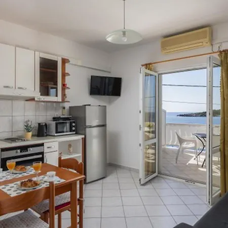 Apartament House Rasica