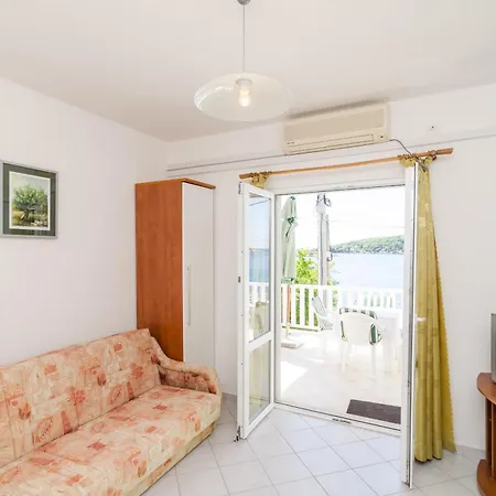 Apartament House Rasica *