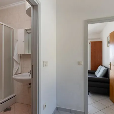 Lejlighed House Rasica *