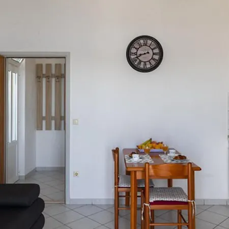 Appartement House Rasica