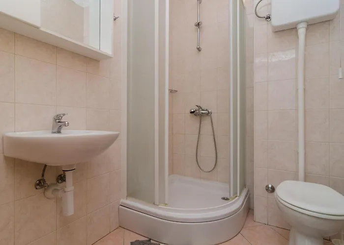 House Rasica * Molunat